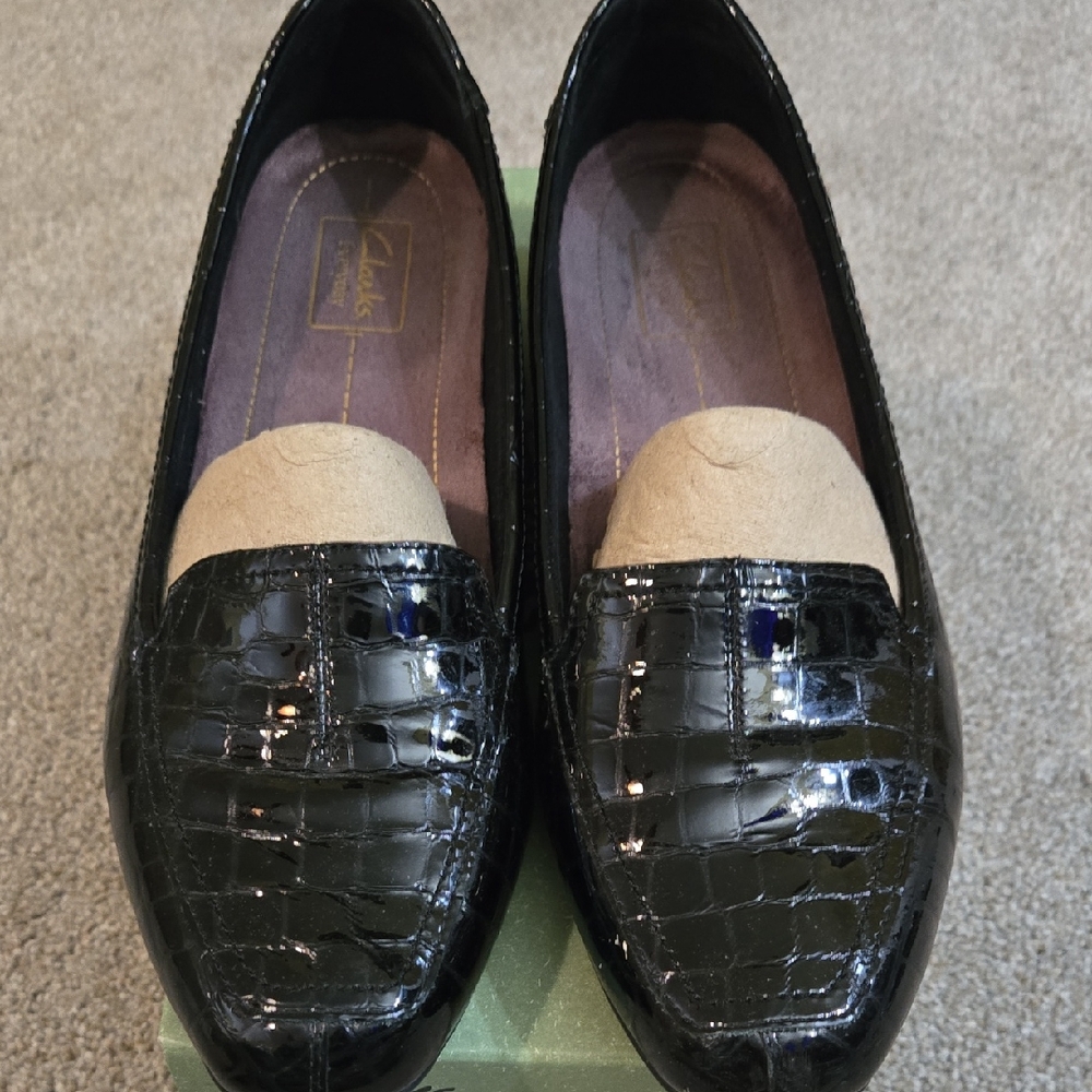 Clarks Glossy Black Crocodile-Pattern Loafers